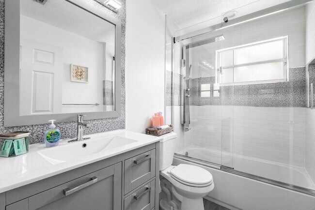 Building Photo - 2470 Sandstone Ct