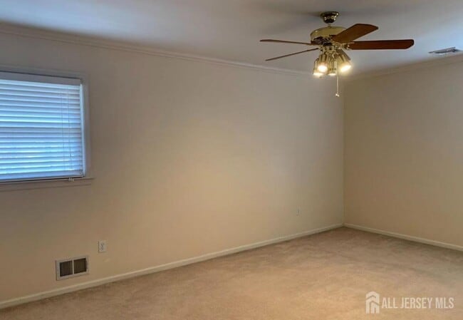 Building Photo - 3307 Evergreen Ln