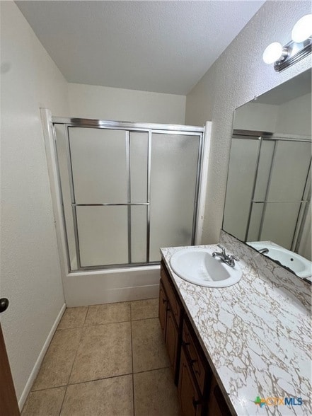 Building Photo - 209 Versailles St