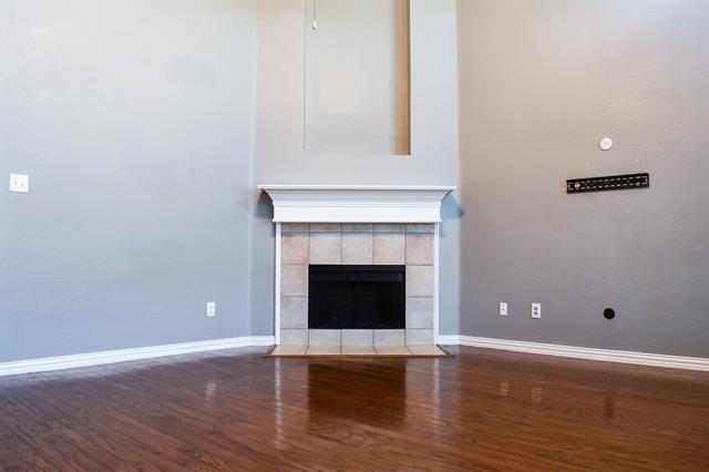 Building Photo - 409 Royal Crest Dr