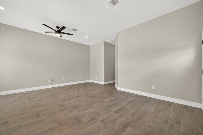 Building Photo - 8005 Sexton St