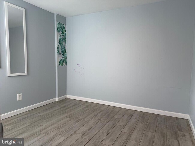 Building Photo - 5206 Easton Dr