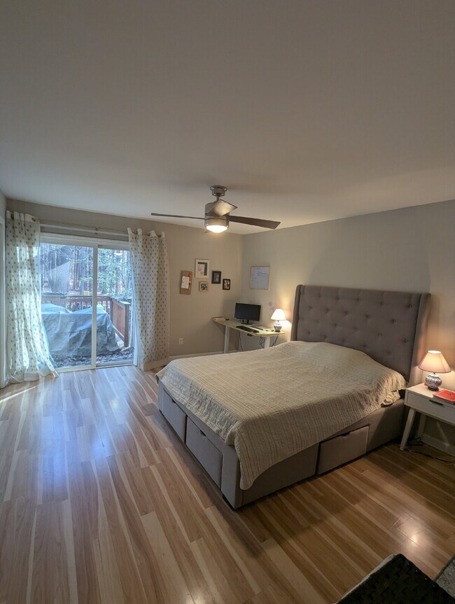 Building Photo - Cozy 2 Bedroom Unit in Raleigh!