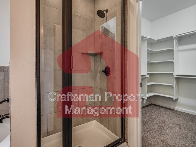 Building Photo - 9945 SW 21st St