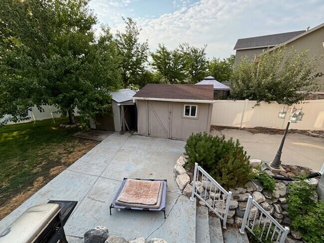 Building Photo - 2BR Apartment Close to Daybreak Marina and...