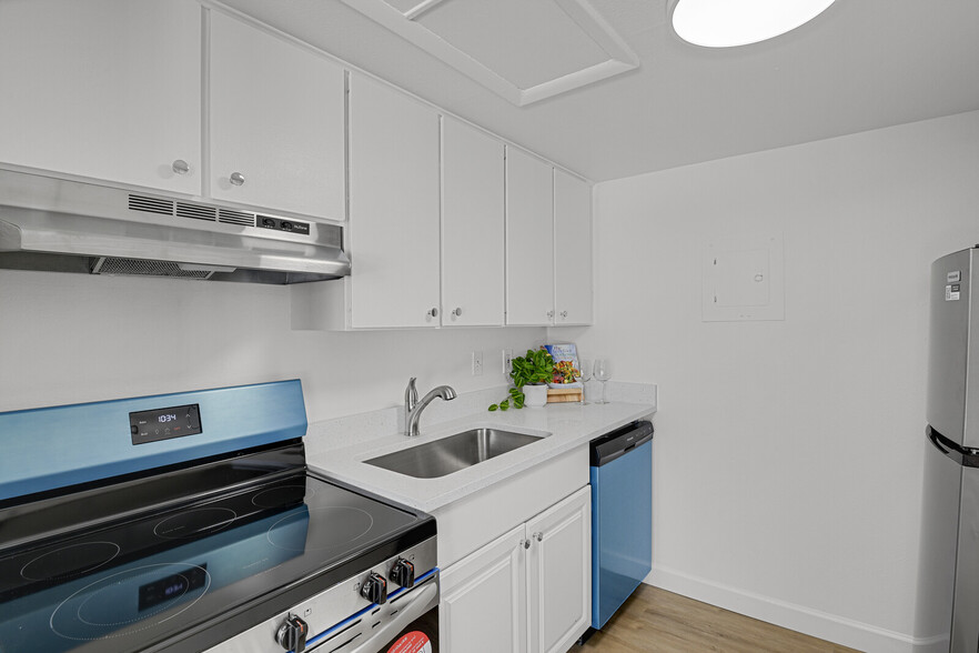 Building Photo - 3369 S Monaco Pky