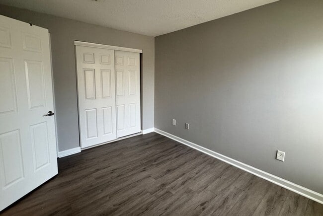 Building Photo - 10322 Westridge Dr