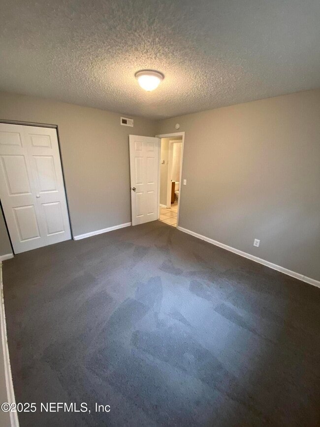 Building Photo - 9443 Sibbald Rd
