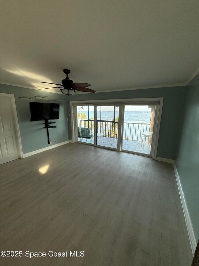 Building Photo - 1540 Riverside Dr