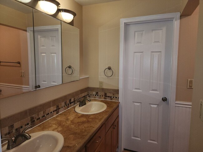 Building Photo - Hazel Dwellings, LLC