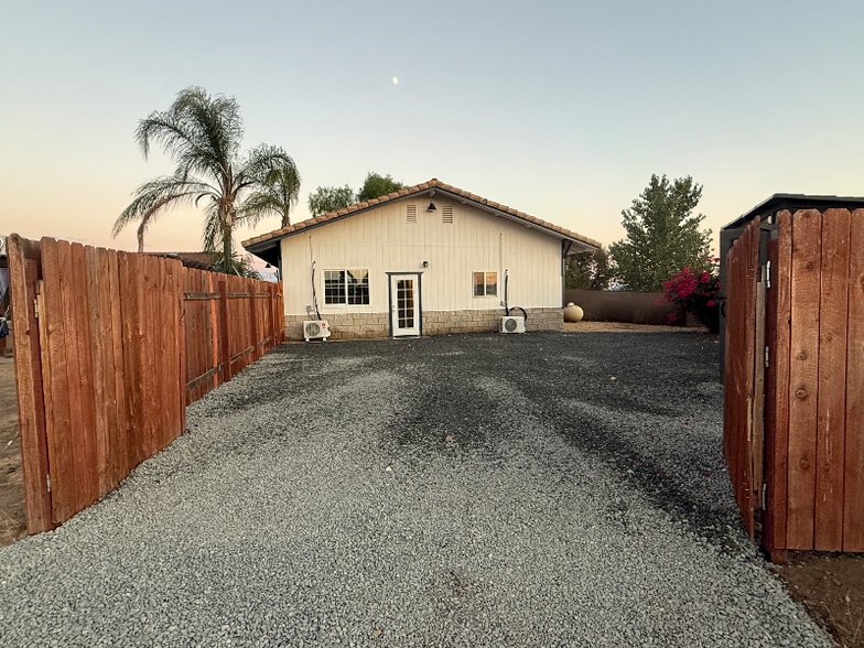 Building Photo - 29950 Woodbine Ln