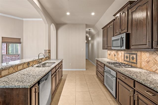 Building Photo - 1810 Sanderlain Ln