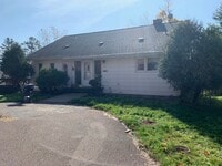 Building Photo - Duluth, MN - 6 bed - 3 bath - Single Famil...