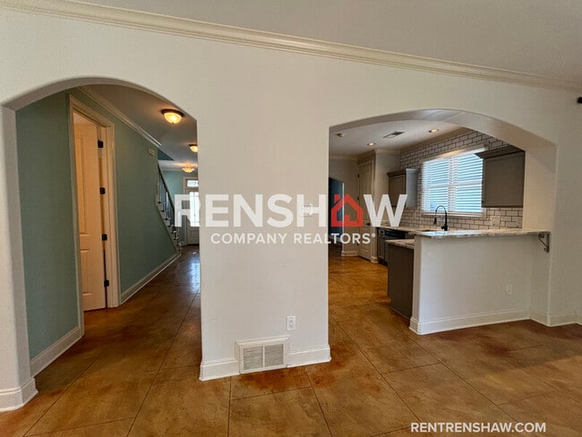 Building Photo - 2043 Peabody Ave