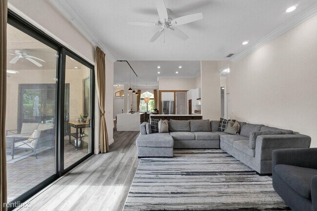 Building Photo - 4 br, 3 bath House - 5718 NW 50th Dr