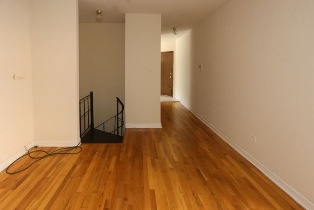 Building Photo - 850 W Cornelia Ave