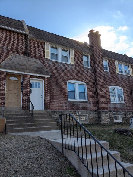 Outside - 334 E Essex Ave