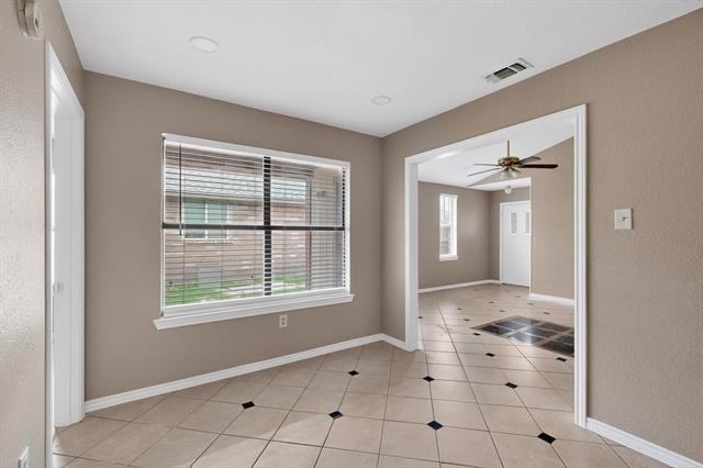 Building Photo - 2320 Markland St