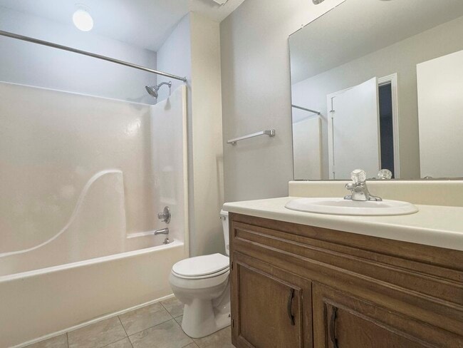 Building Photo - 610 Sango Rd