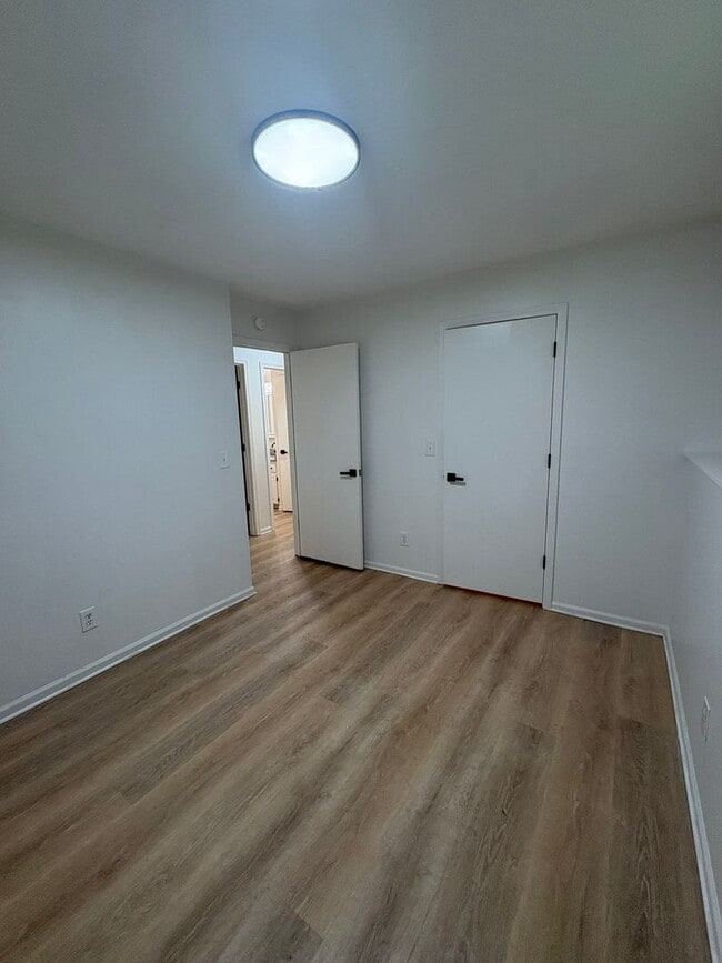 Building Photo - Delightful 2 Bedroom Bungalow Home-317 Woods
