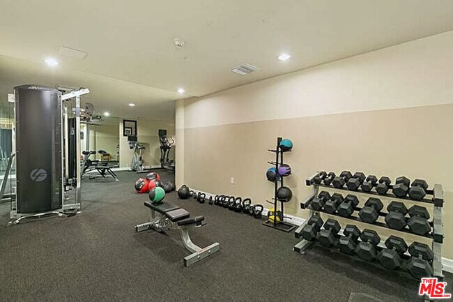 Building Photo - 3750 Santa Rosalia Dr