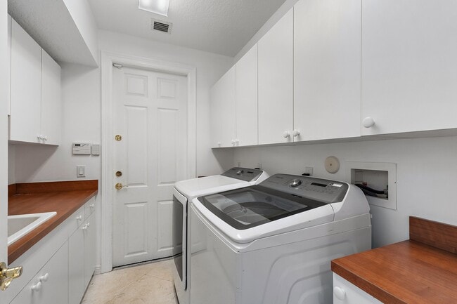 Building Photo - 702 Maritime Way