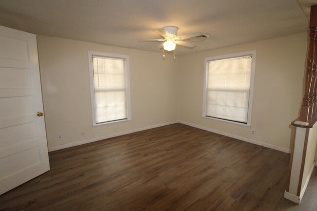 Building Photo - 1309 Carol Way