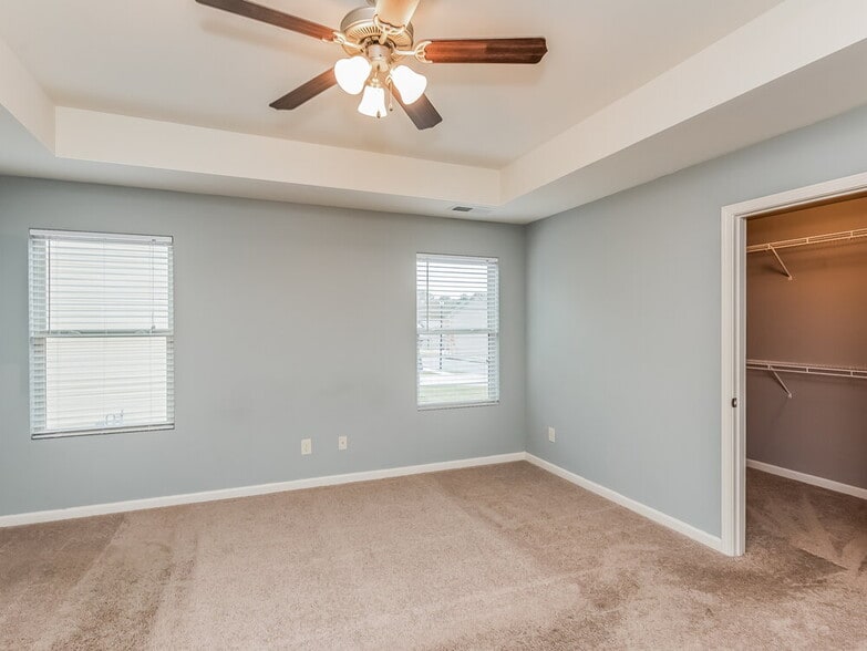 Building Photo - 929 Walking Stick Trail NE