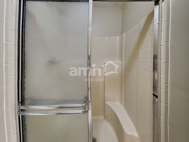 Building Photo - 16027 Dorchester Blvd