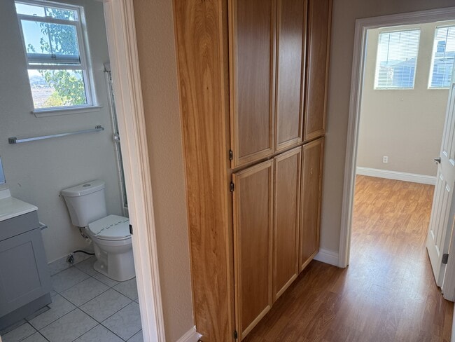 Building Photo - 4233 Quimby St