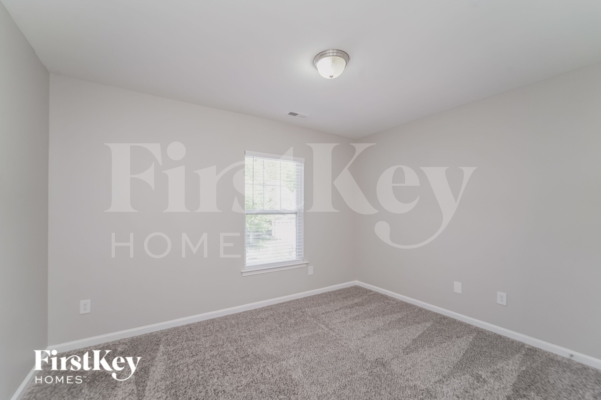 Building Photo - 9508 Long Hill Dr