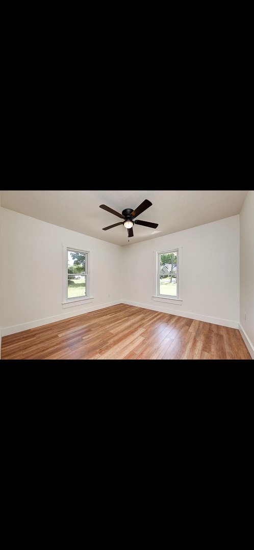 Building Photo - Available Now!  2-bedroom, 1-bathroom Home...