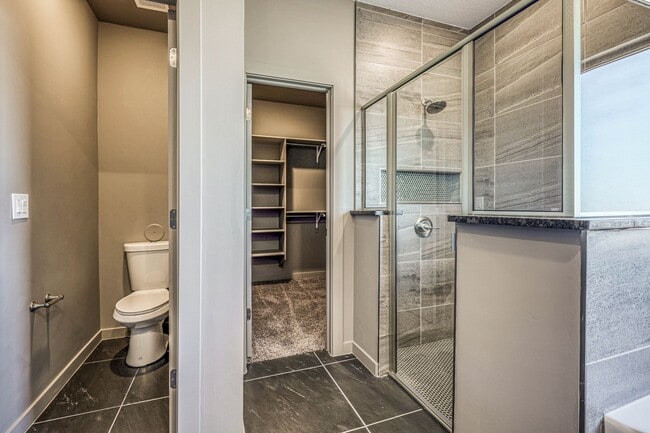 Building Photo - Beautiful East side House 4 bed-2.5 baths, part of The Overlook Casa Club that includes Swimming ...