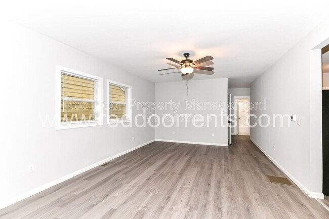 Building Photo - 3207 N Arsenal Ave