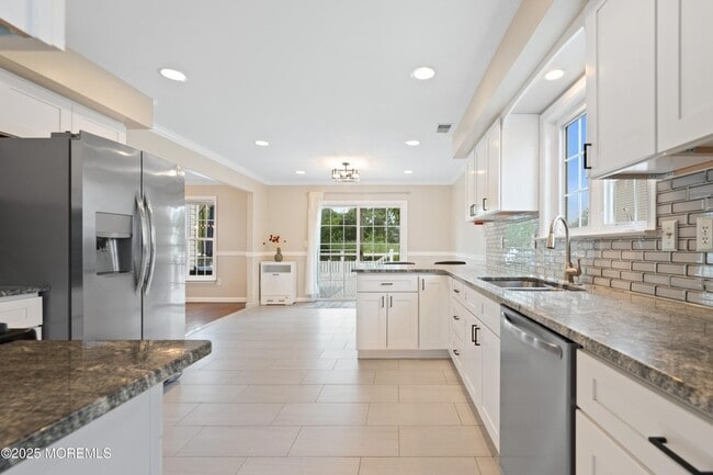 Building Photo - 36 Main St