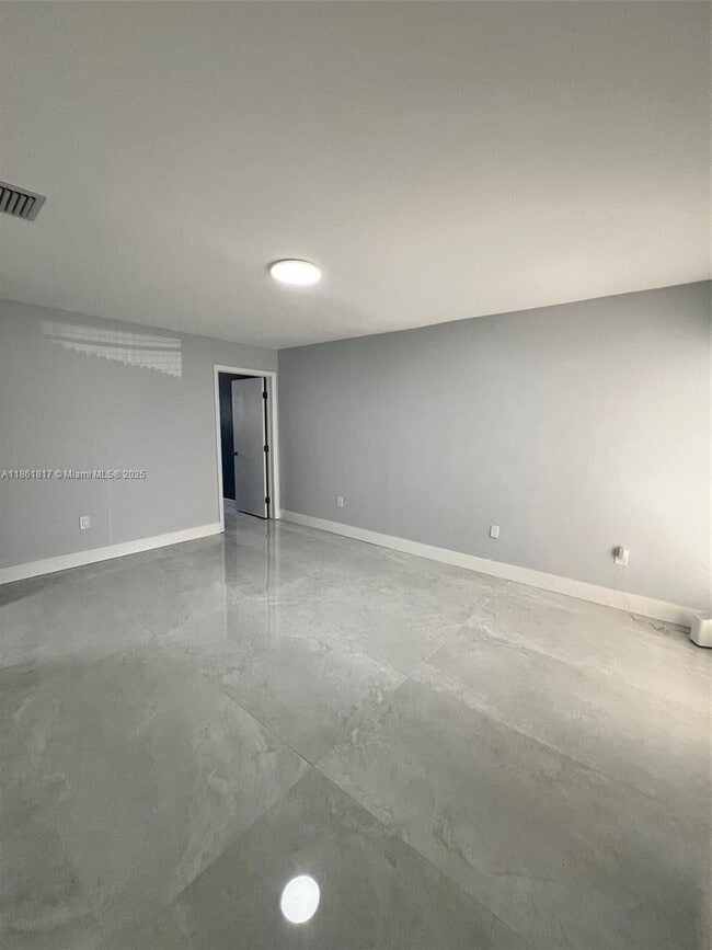 Building Photo - 13439 SW 8th Ln