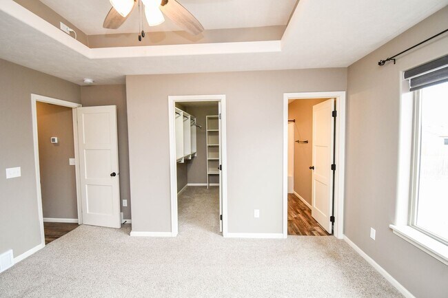 Building Photo - 5 Bedroom 3 Bathroom Single Family Home North Sioux Falls!