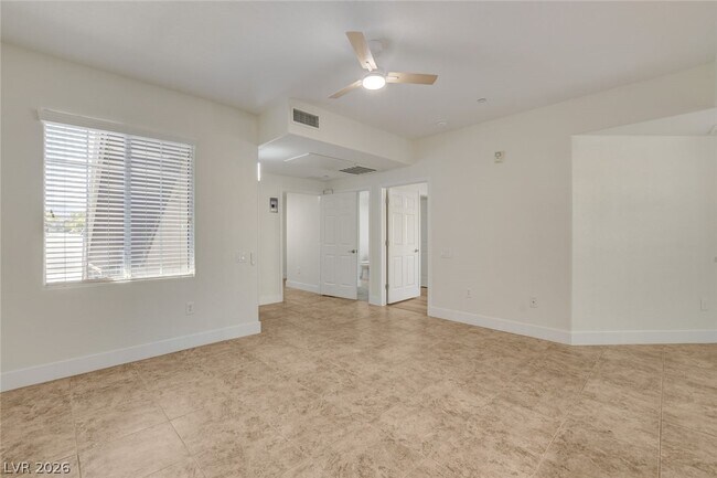 Building Photo - 6868 Sky Pointe Dr