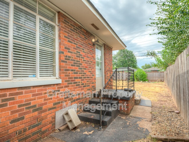 Building Photo - 1724 Churchill Way