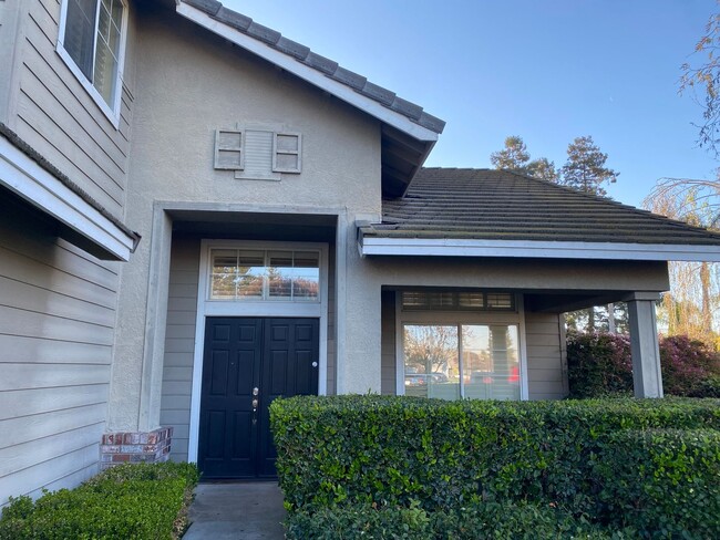 Building Photo - 3 bedroom 3 bathroom Salida Home