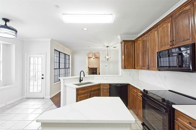 Building Photo - 17007 Vinland Dr
