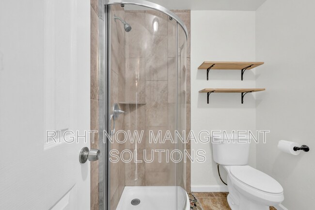 Building Photo - 202 S Middleton Rd