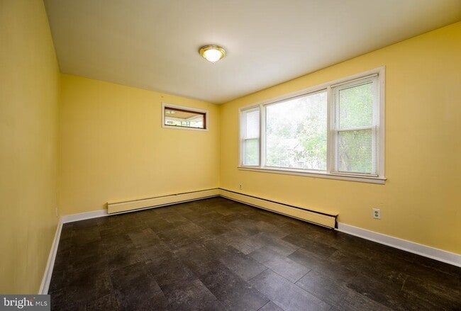 Building Photo - 6007 Bradley Ln