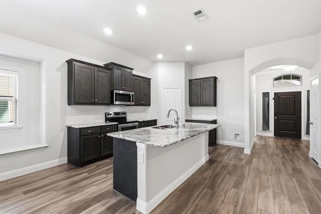 Building Photo - 513 Oleander Dr