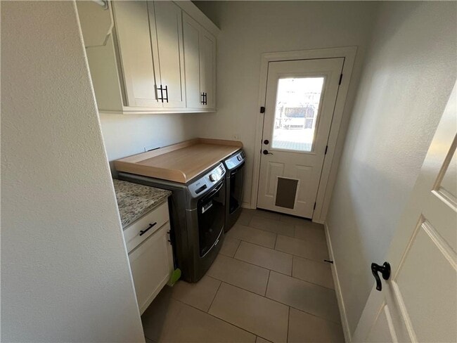 Building Photo - 819 Malbec Rd