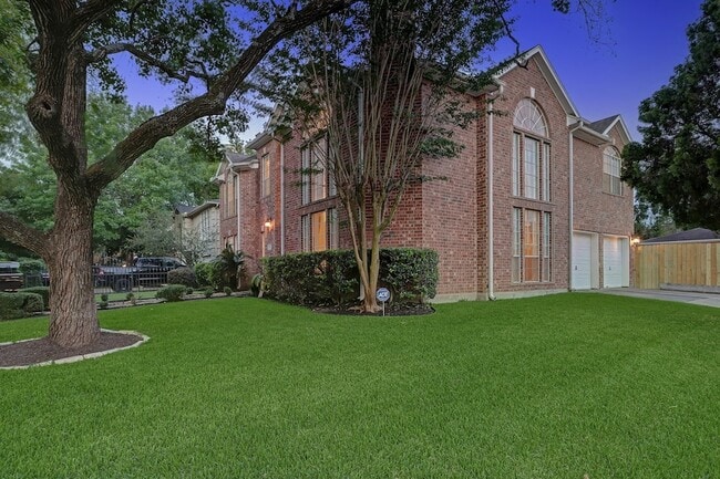 Building Photo - 5365 Lampasas St