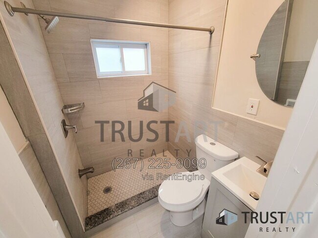 Building Photo - 2538 N Gratz St