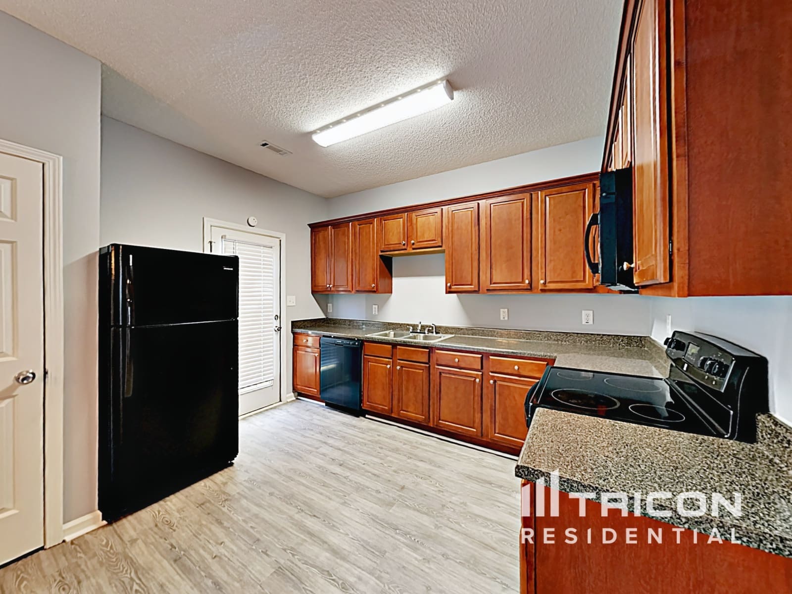 Building Photo - 5484 Sierra Tr