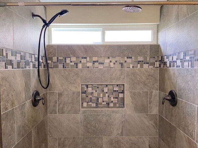 Building Photo - Sparks Single Story Home - 4 Bedrooms (Ree...