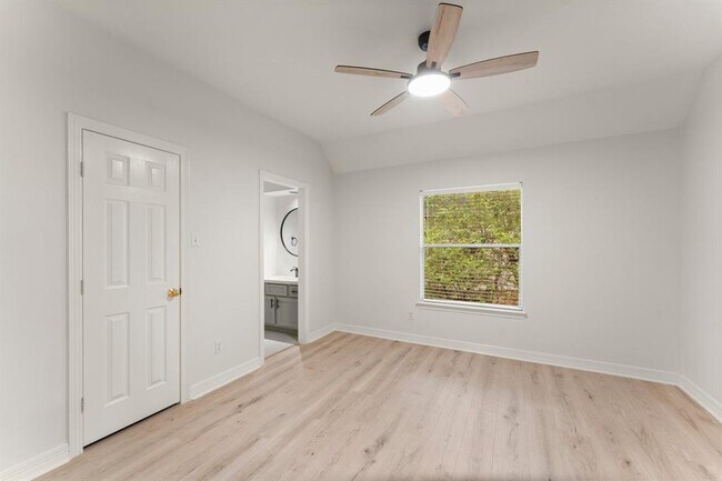 Building Photo - 22 Rillwood Pl